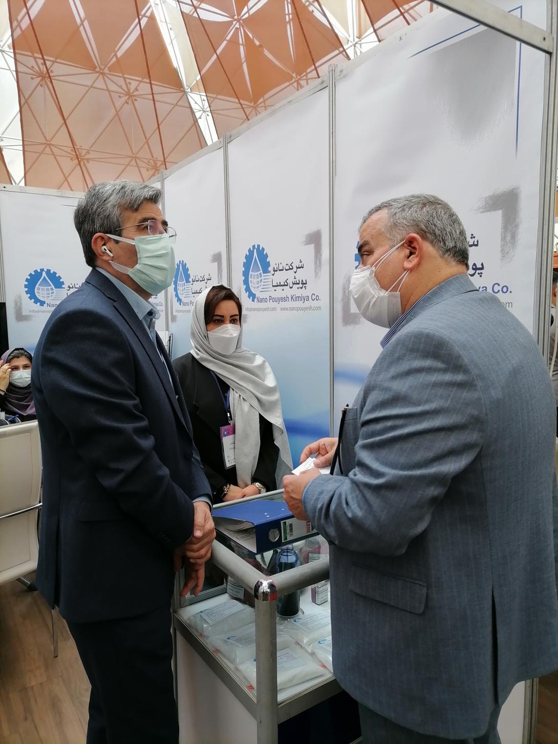 Petrochemical Research and Technology Company CEO Dr. Daftari visits Nano Pooyesh Kimia booth-Sixth International Conference and Exhibition of Masterbatch and Polymer Compounds, 15 and 16 January 2022, Tehran, Olympic Hotel